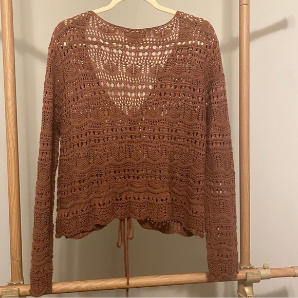 Soft Trendy Lulus Sweater with Front Tie - Picture 2 of 2